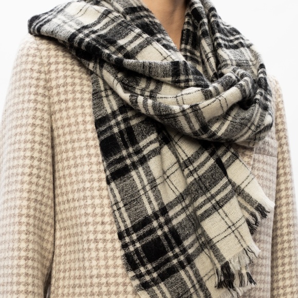 ISABEL MARANT ‘Suzanne’ Black/White Plaid Patterned Scarf - Picture 1 of 2